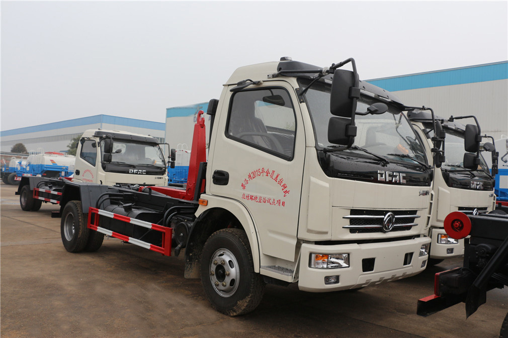 大多利卡車(chē)廂可卸式垃圾車(chē)
