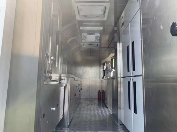 東風六驅(qū)越野300人炊事車