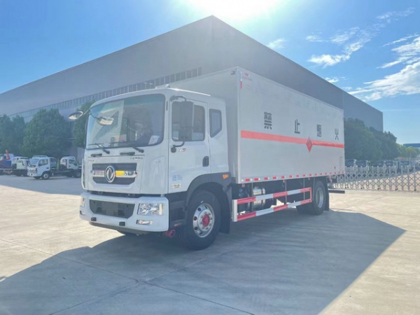 東風D9危廢車（10噸）