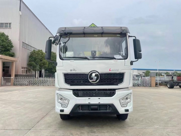 陜汽德龍倉欄危險品車