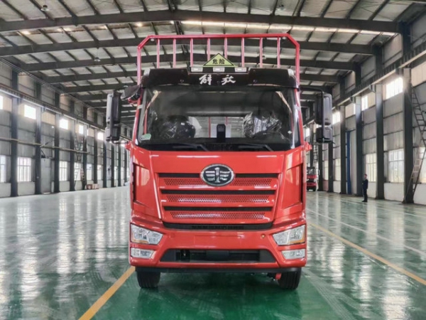 解放J6L欄板危險品車